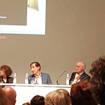 Anetta Kahane Gründerin und Vorstandsvorsitzende der Amadeu-Antonio-Stiftung (links), Yehoshua Chmiel Vizepräsident der Israelitischen Kultusgemeinde München und Oberbayern (mitte) und Prof. Dr.-Ing. Winfried Nerdinger Gründungsdirektor NS-Dokumentationszentrum München (rechts)