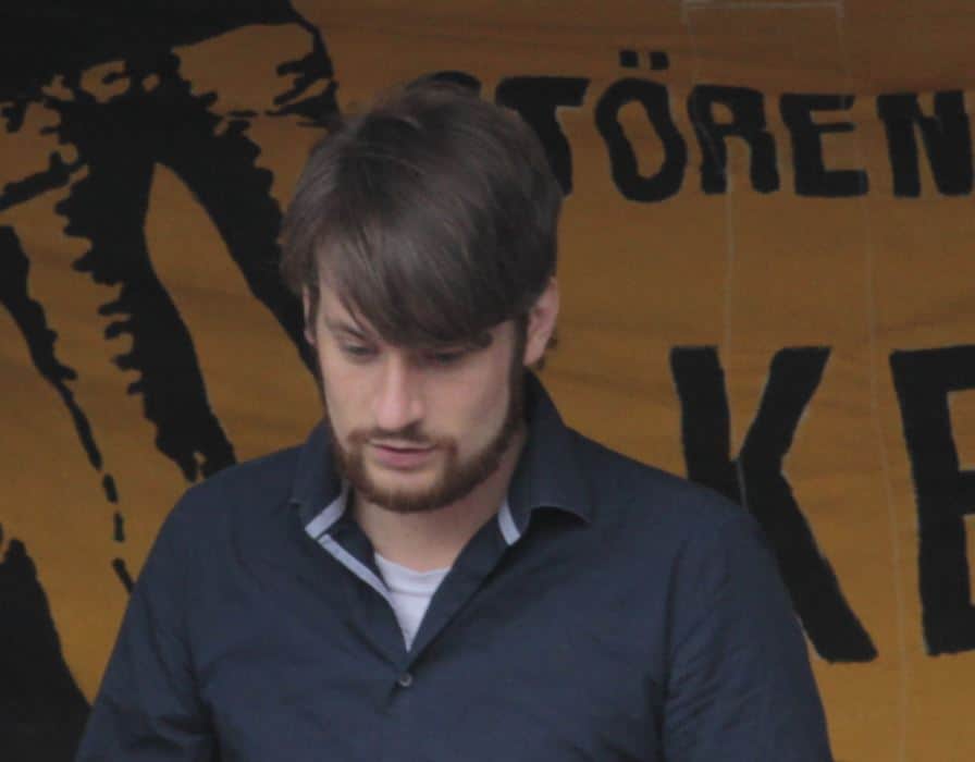 Niklas Haupt, hier als Redner auf einer linksextremen Demonstration