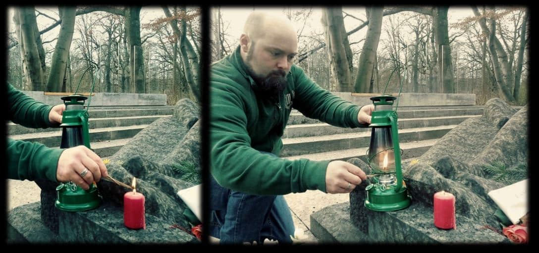 Entzünden der Flamme in Würzburg an der Kriegsgräberstätte für die Bombenopfer
