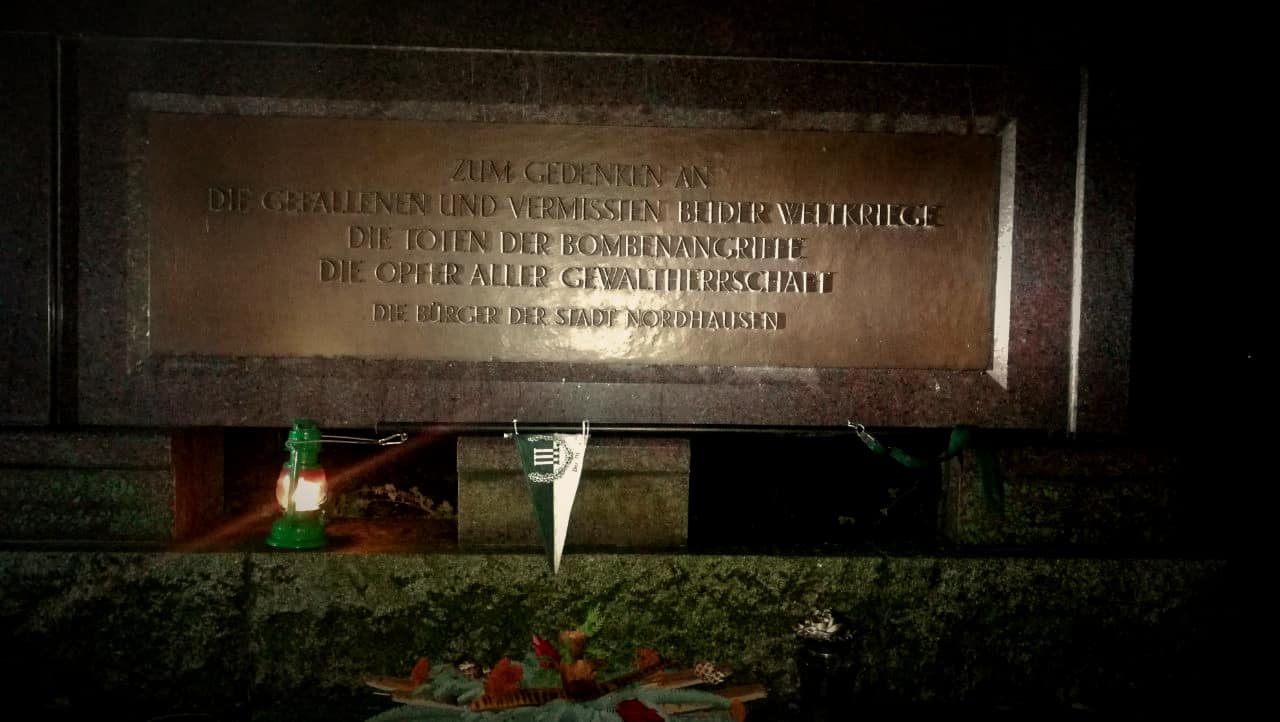 Am Ziel in Nordhausen an der Gedenkstätte für die Opfer der Terrorbombardements