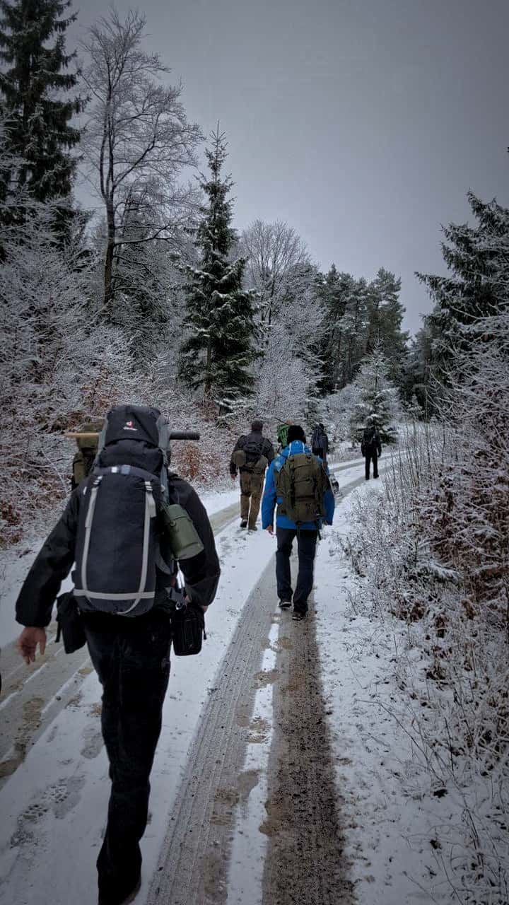 Durch Schnee den Rennsteig hinauf