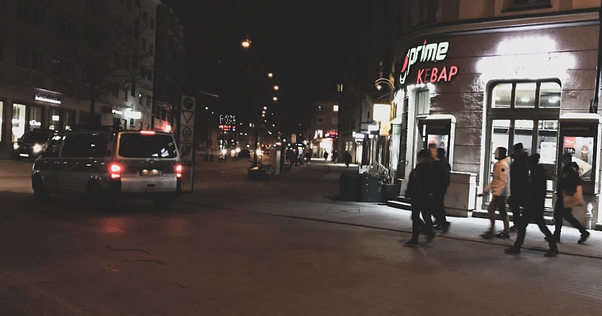 Polizei bei Streife in Pasing