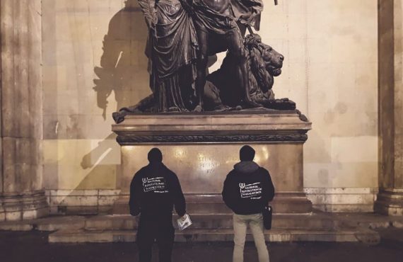 Aktivisten vor der Feldherrnhalle