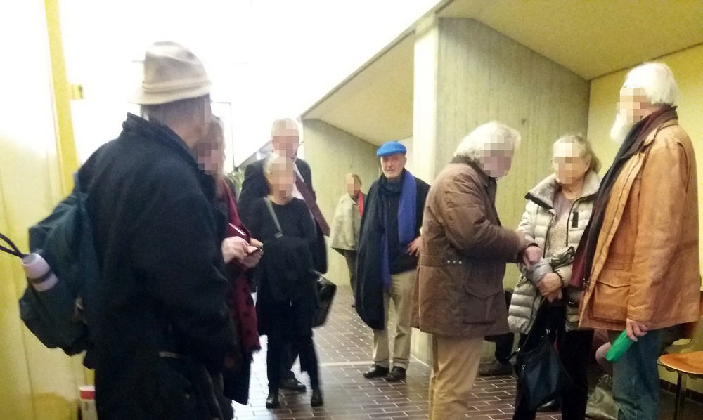 Wolfram Kastner Aktion weisse Flaggen in München