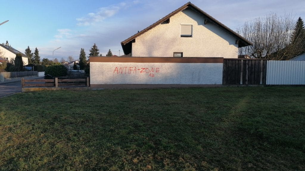 Spießige "Antifa-Zone" in Baar-Ebenhausen
